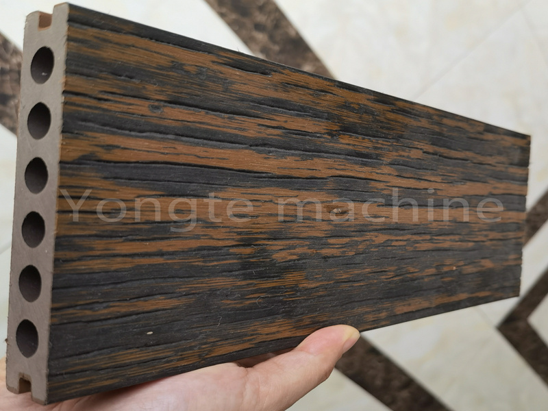 Yongte habet developed tardus multi-iacuit co-extrusionem technology ad WPC extrusionem machina