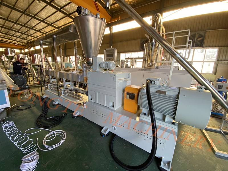 Yongte plastic machina est plene versantur in productionem in occursum diversa necessitates aliena customers.