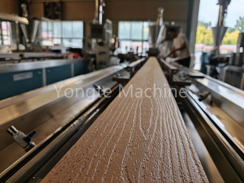 Yongte plastic Machinery scriptor lignum-plastic wallboard productio linea ducit novum trend viridi aedificium materiae