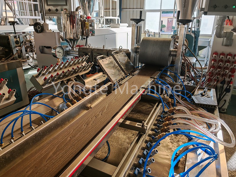 Yongte WPC DECKING Machina dimisit ut Canada