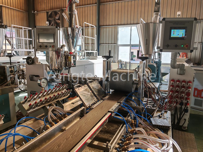 Yongte WPC Decking extrusionem apparatus feliciter probata et inspecta ante partum