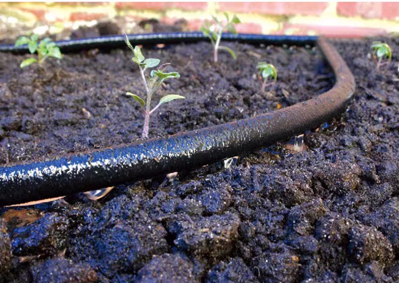 Potest Flexilis Nano Seepage irrigationes Pipes esse propter irrigationes SAL, alkali terrae?