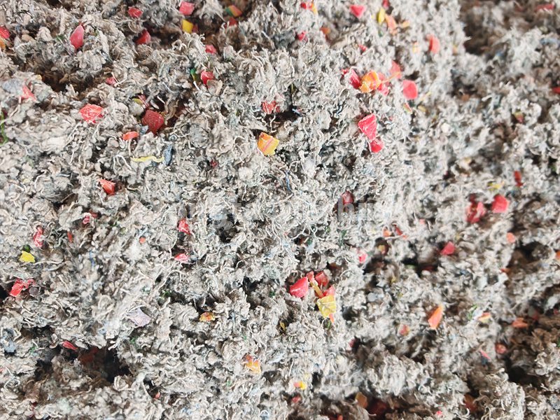 Yongte Launches Innovative WPC Decking Machina Convertens Vastum Vestimenta in Eco-amica Building Materials