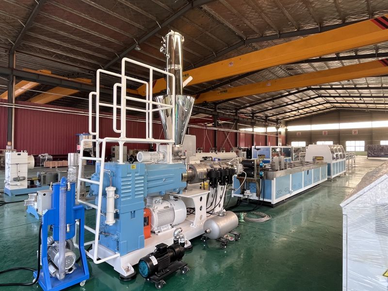 Quid est partium WPC extruder infatigabilis?