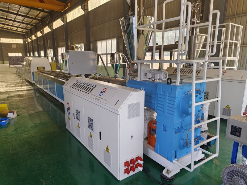 Damnum ad plastic extruder cum potentia subito outages