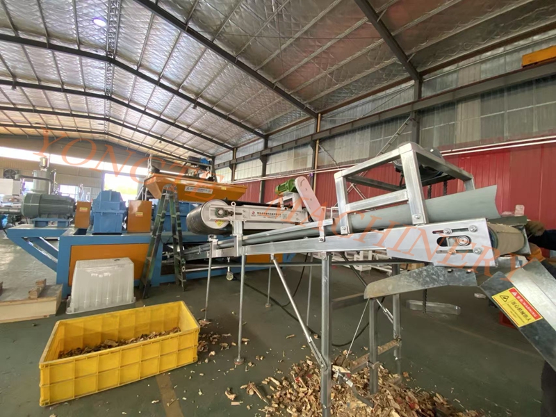 Qingdao Yongte plastic Machinery scriptor lignum Shredder iam feliciter probata