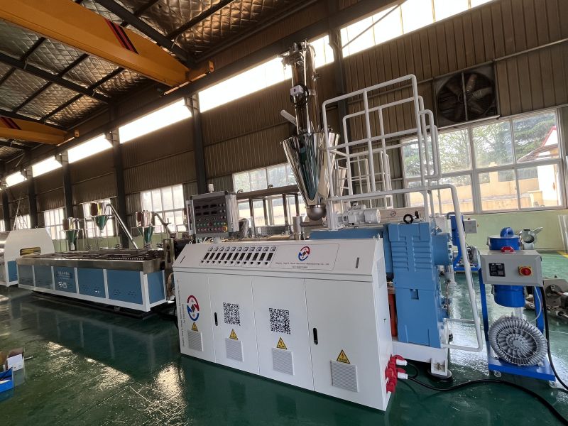 Quam ad redigendum industria consummatio de WPC extrusionem machina?