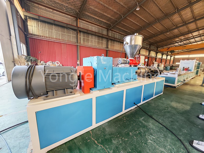 Yongte PVC Profile Apparatus est ad producendum fragum plantationis canoughs
