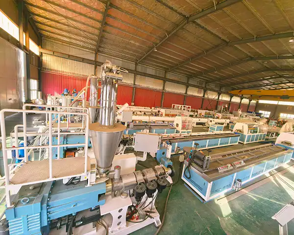 Yongte adiuti clientes in optimizing WPC ornare productionem recta assequendum 40% altius output