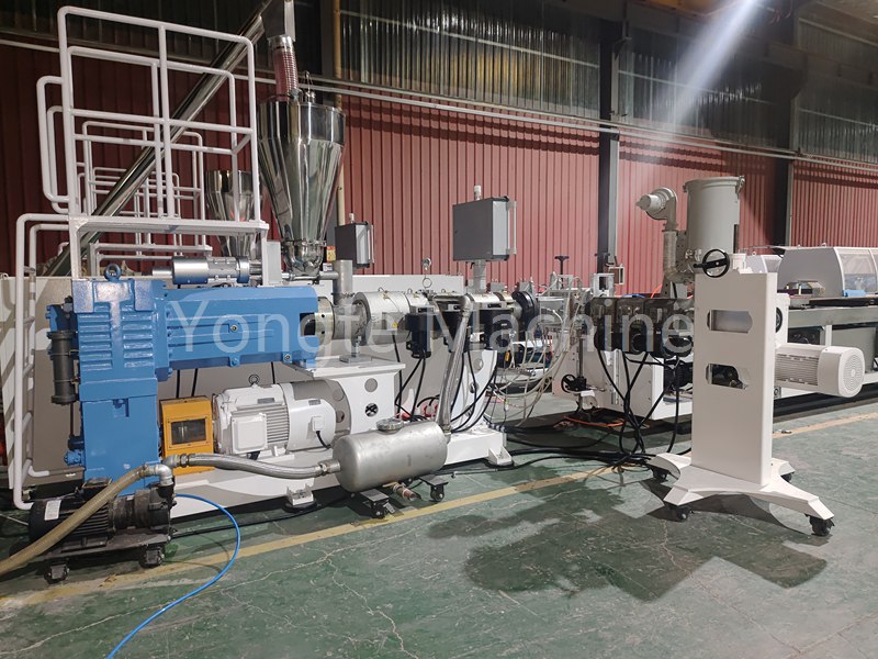 Co-extrusionem WPC DECKING productio Apparatus