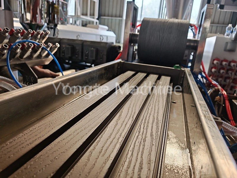 Lignum plastic machina composita