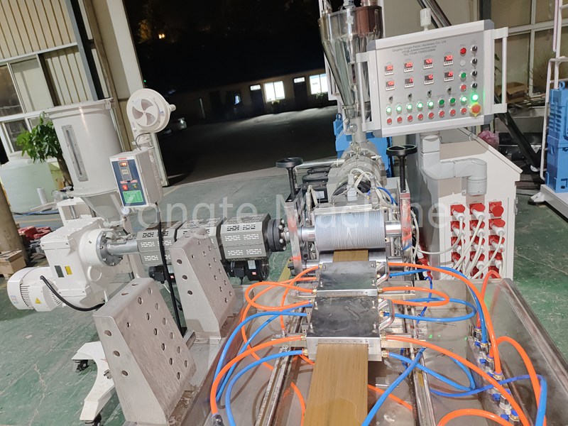 WPC Fasica Board Co Extrusionem Machina